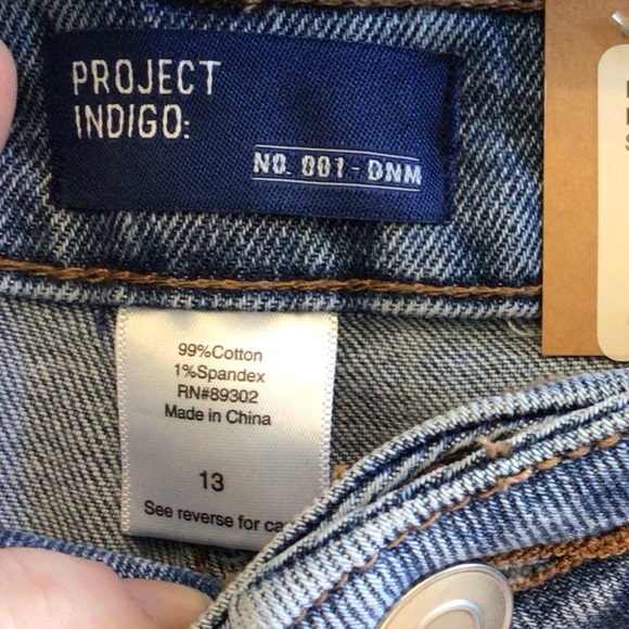 Project Indigo Juniors Light Wash Mid-Rise 90’s Style Baggy Denim Shorts - Picture 8 of 10